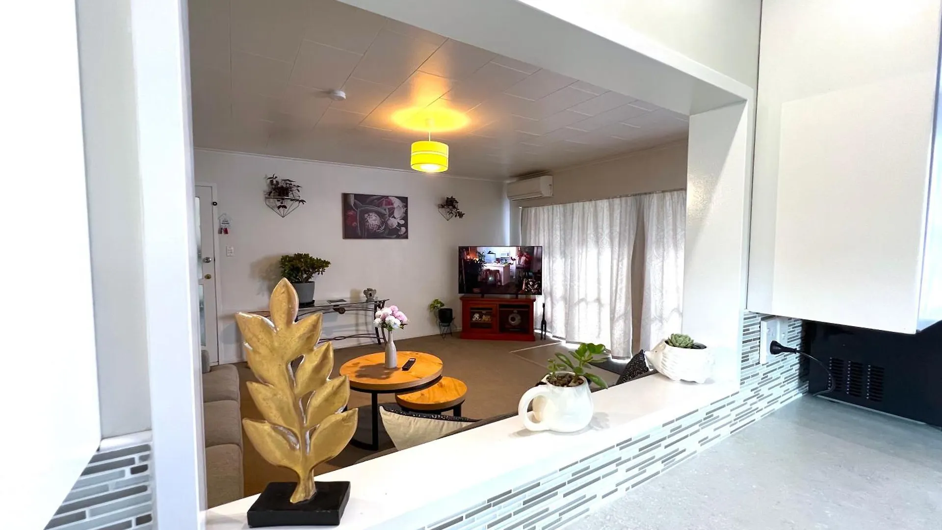 Rotorua Holiday Home - Prime Location - With Garden